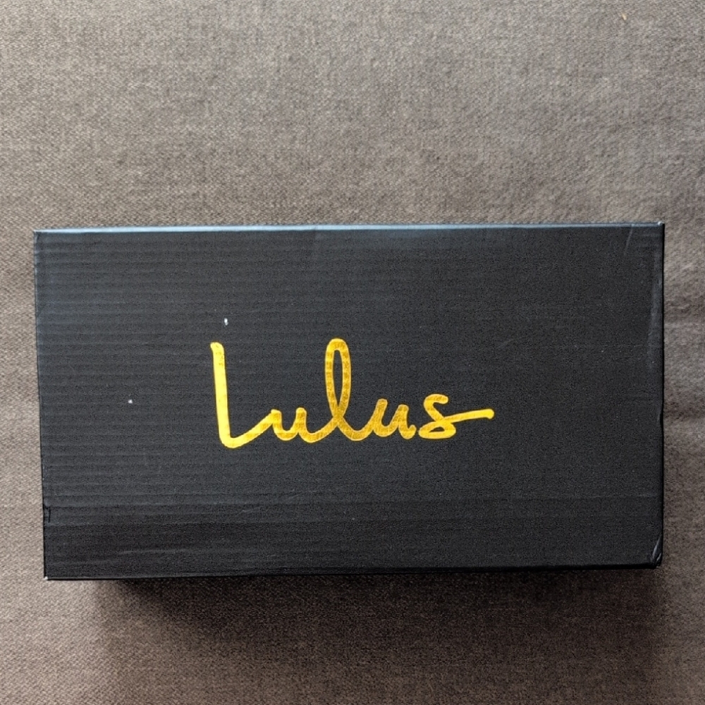 Lulu's Black Box with Gold Logo